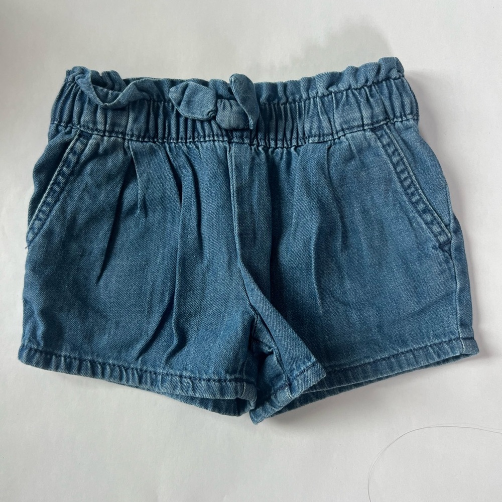 Oshkosh shorts EUC size 3T/3A